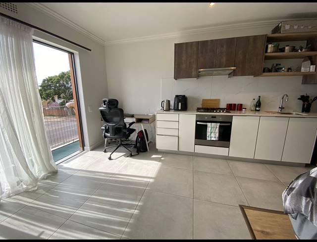 1 BEDROOM APARTMENT TO LET IN TABLE VIEW